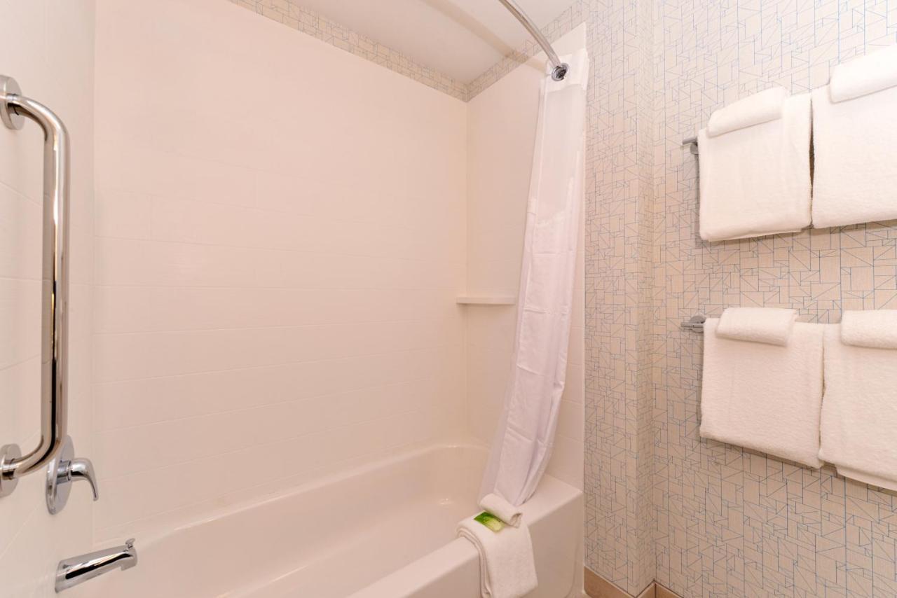 Hotel Express & - Gainesville Area By Ihg