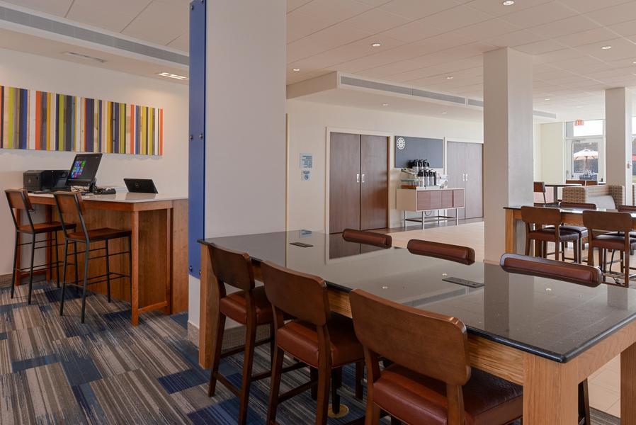 Hotel Express & - Gainesville Area By Ihg Alachua