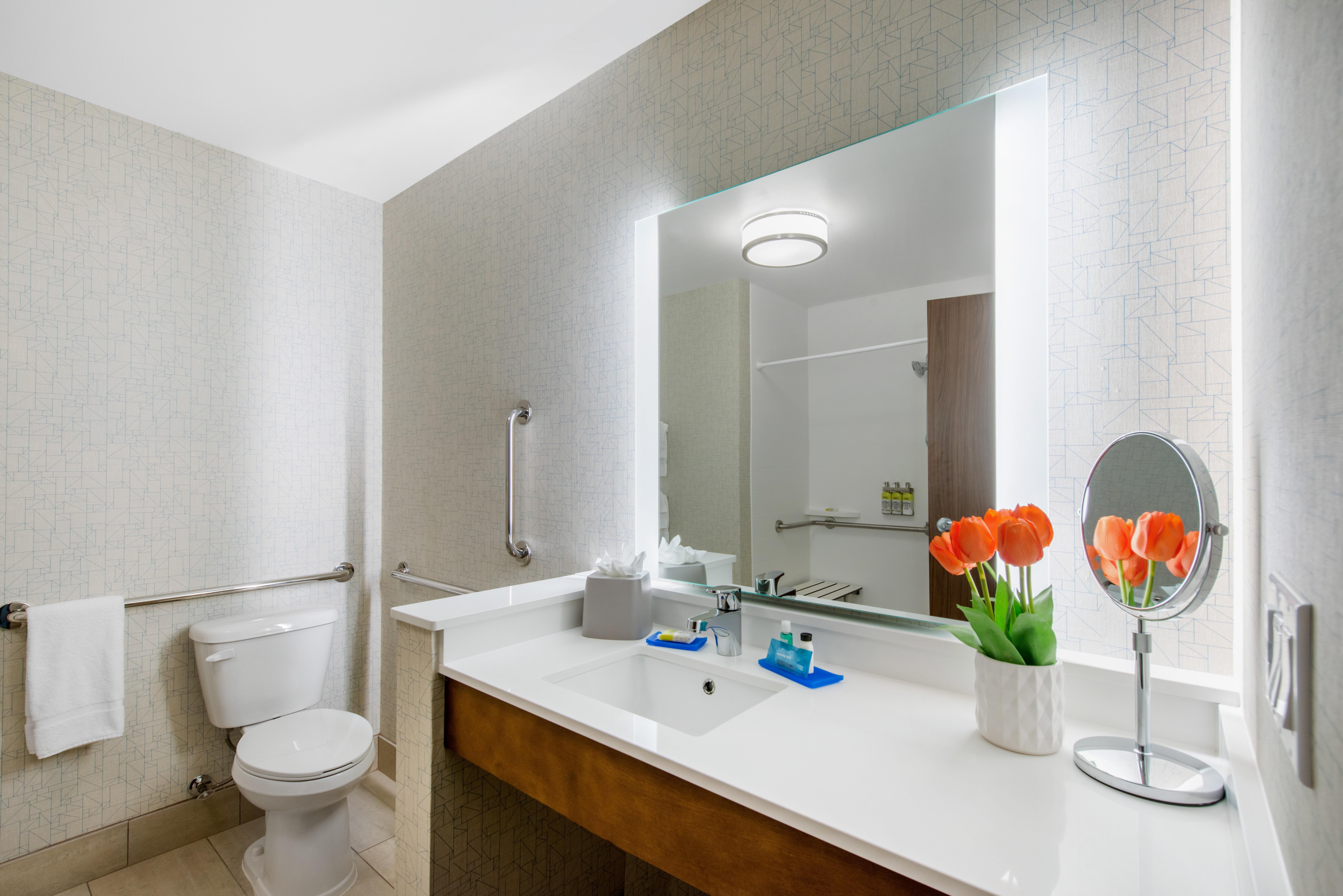Express & - Gainesville Area By Ihg Hotel