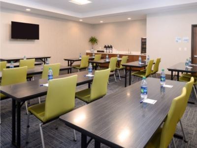 Express & - Gainesville Area By Ihg Hotel Alachua